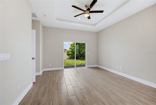Building Photo - 806 Colville Dr