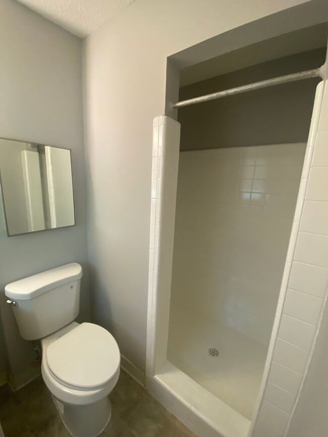 Building Photo - 5373 Sputnik Dr