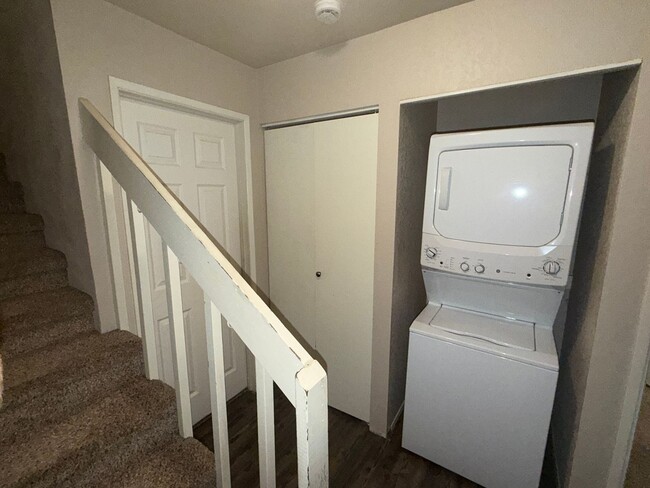 Building Photo - Serene Park-Like Sanctuary | Large Updated Townhome with Wooded Views, 3 bathrooms and 2 large be...