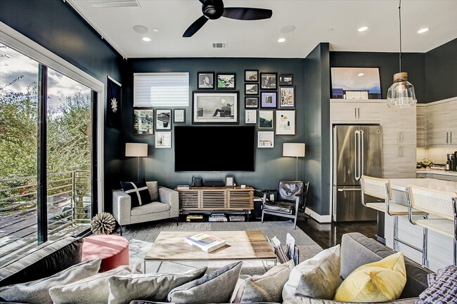 Building Photo - 1004 California St