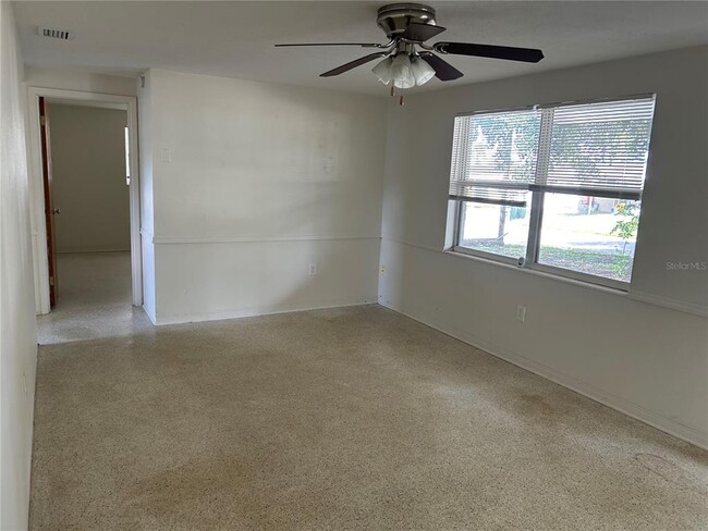 Building Photo - 2030 Hess Dr