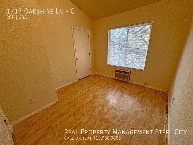 Building Photo - 1713 Oakshire Ln