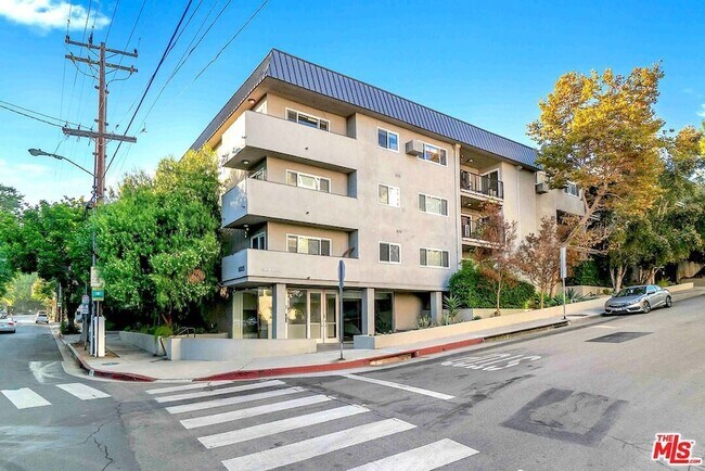 Primary Photo - 9005 Cynthia St