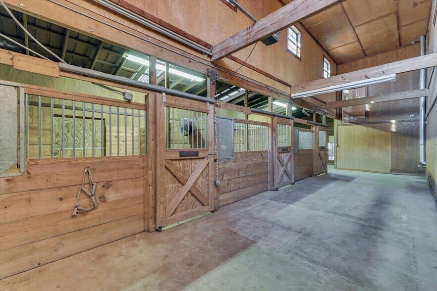 Building Photo - 9680 County Road 128-SI ID1019513P