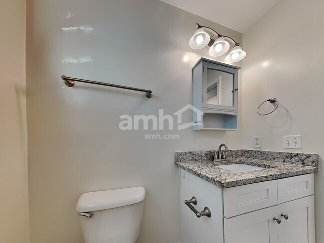 Building Photo - 163 Willow Point Cir