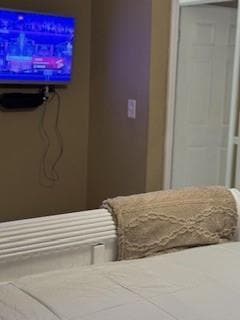 Building Photo - 4839 Lehigh Dr