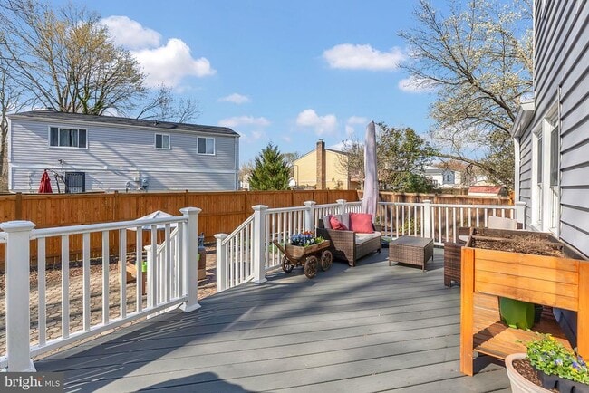 Building Photo - 8271 Raindrop Way