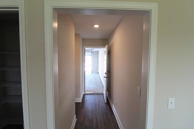 Building Photo - 6083 Forest Dr