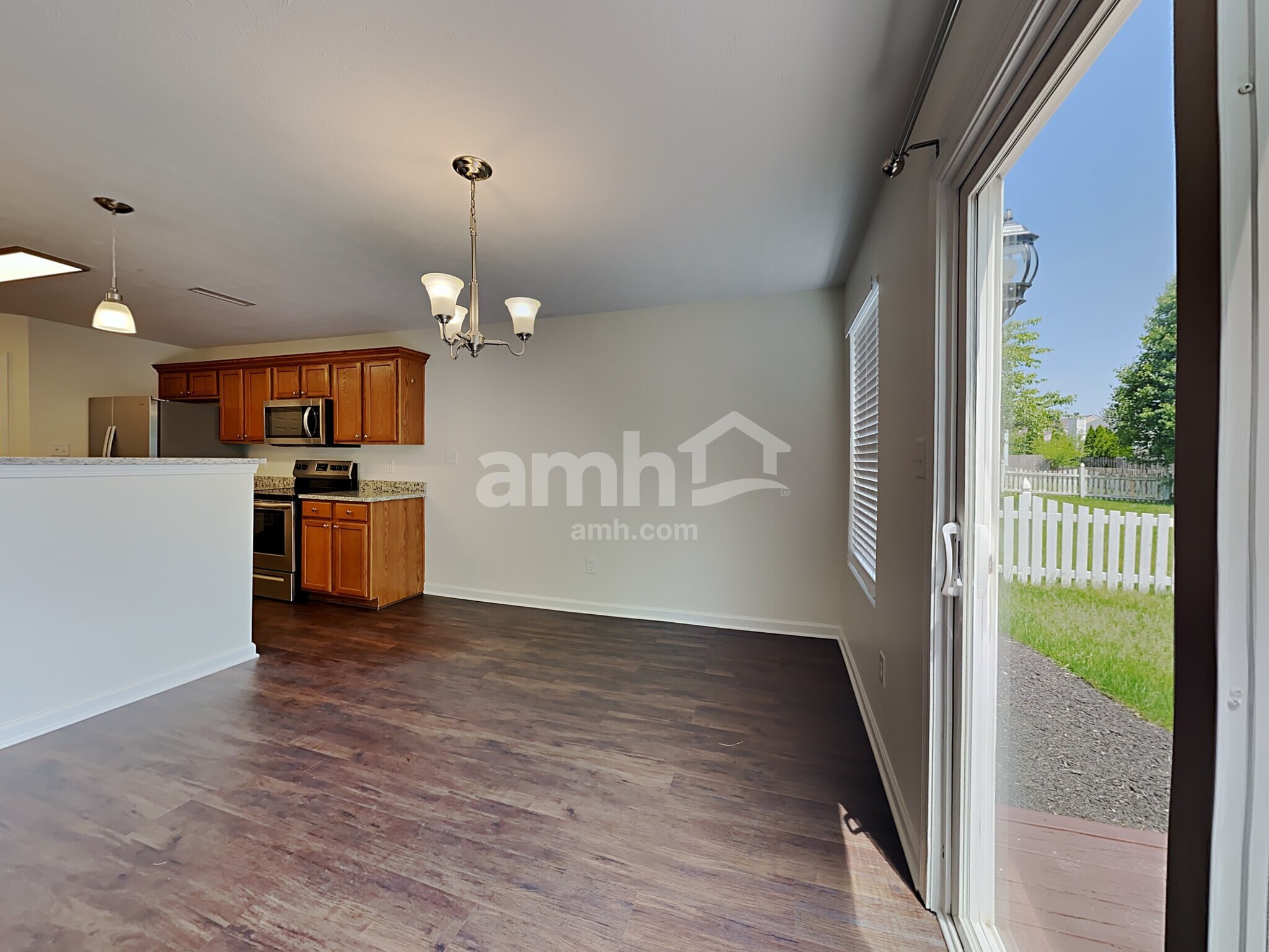 Building Photo - 15518 Farmland Ct