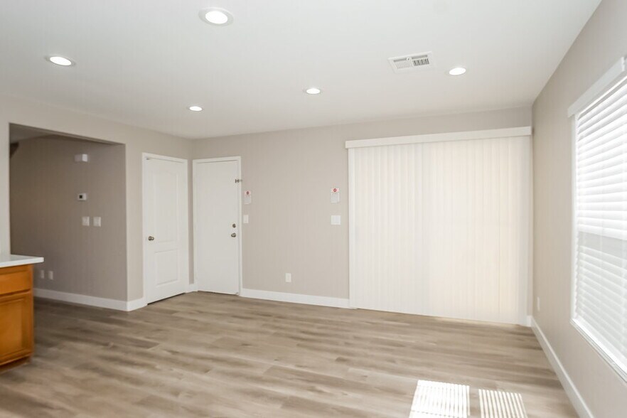 Building Photo - 7249 Huckaby Ave