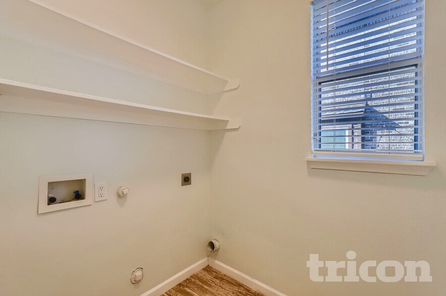 Building Photo - 12069 Brownwood Dr