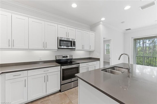 Building Photo - 6969 Avalon Cir