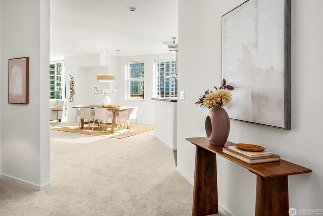 Building Photo - 2Bd/1.75Ba Bellevue Condo