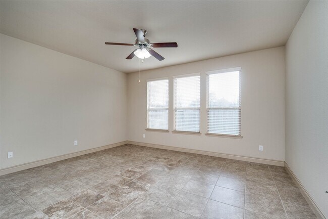 Building Photo - 24111 Valencia Ridge Ln