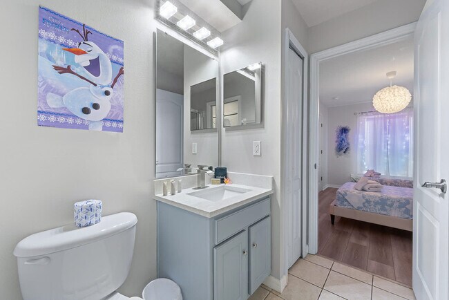 Building Photo - 453 Scrub Jay Way