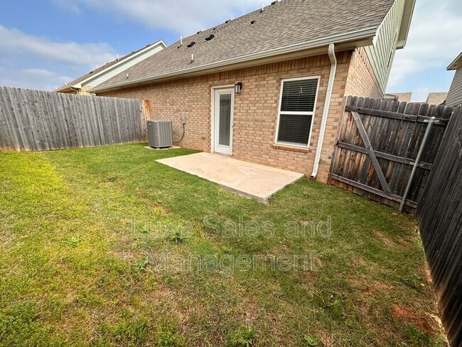 Building Photo - 2180 Camino Del Plaza Ln
