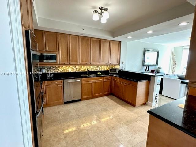 Building Photo - 20201 E Country Club Dr