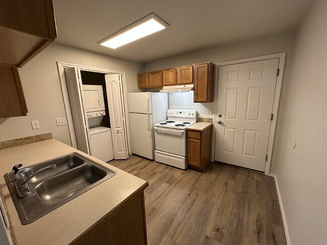 Building Photo - "Charming 2-Bed Oasis in Boise - Cozy 824 ...