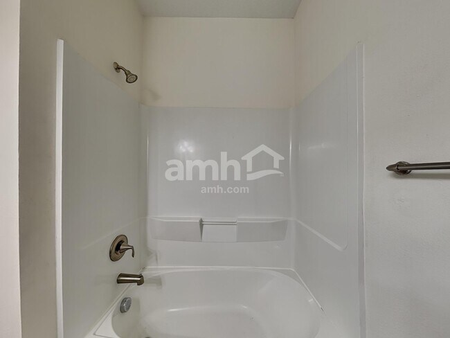 Building Photo - 313 Pine Terrace Dr