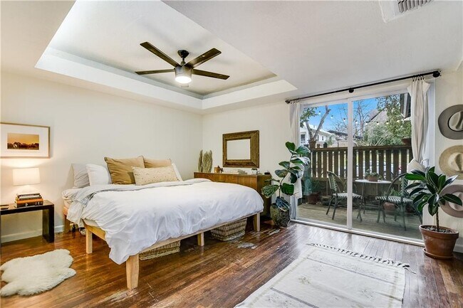 Building Photo - 1006 Lorrain St