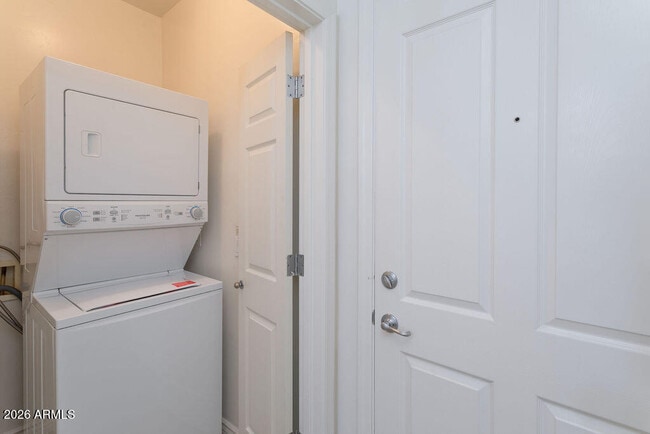 Building Photo - 5450 E Deer Valley Dr