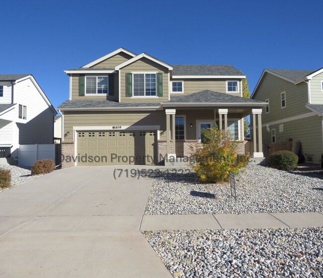 Primary Photo - Beautiful 3-Bedroom House in Eastern Color...