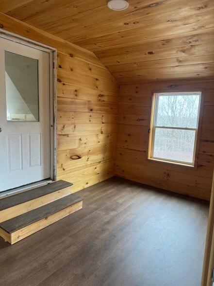 Building Photo - 340 Granite Hill Rd