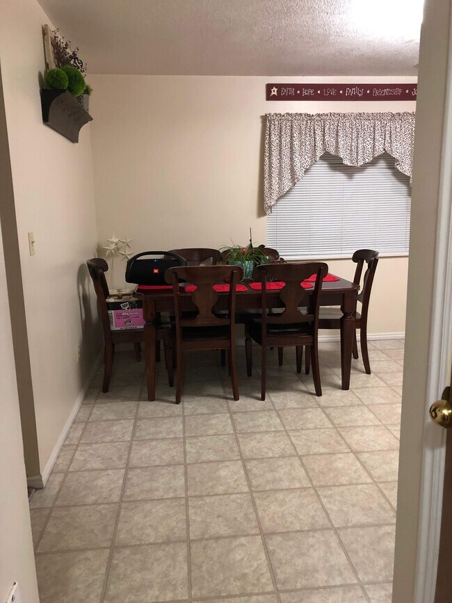 Building Photo - 230 Bridger Dr