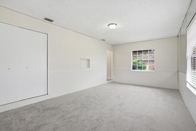 Building Photo - 8362 Kipling Ct