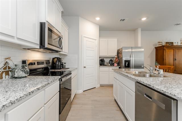 Building Photo - 960 Traction Trl