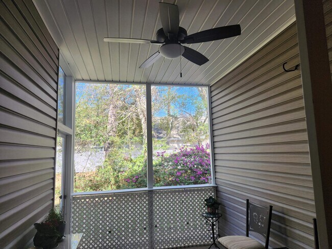 Building Photo - 943 Algonquin Dr