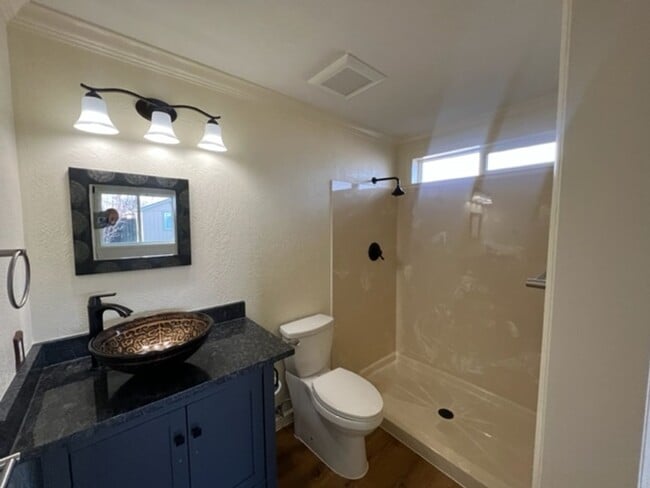 Building Photo - NEW TO MARKET, CLOSE TO SOUTH MEDFORD HIGH SCHOOL