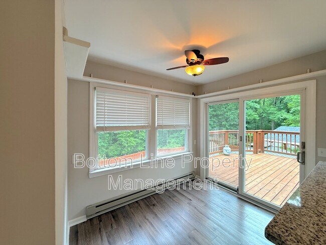 Building Photo - 4050 Leafmore St