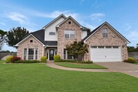 Building Photo - Available Now! Stunning 4 Bedroom 3 Bath i...