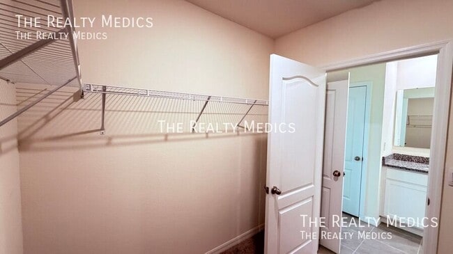 Building Photo - 3468 Islewood Ct