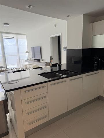 Building Photo - 17121 Collins Ave