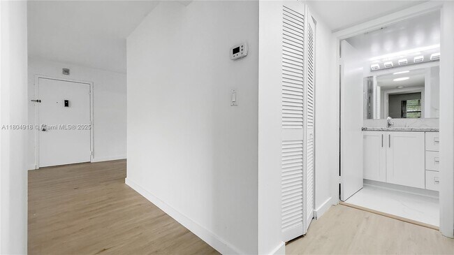 Building Photo - 7975 SW 86th St