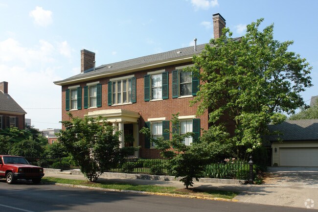 Building Photo - 226 W 2nd St