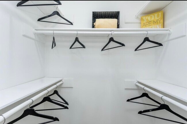 Building Photo - 15614 Pebble Bend Dr