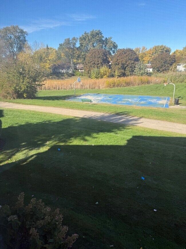 Building Photo - 1319 Kingsbury Dr