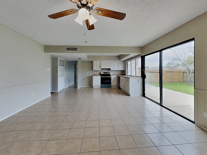 Building Photo - 3926 Broken Elm Dr