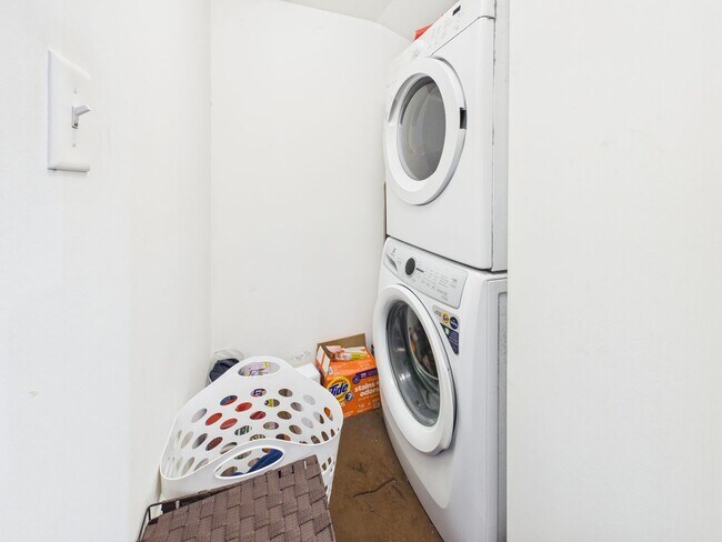 Building Photo - 1112 Porter St