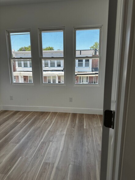 Building Photo - 1204 E Stafford St