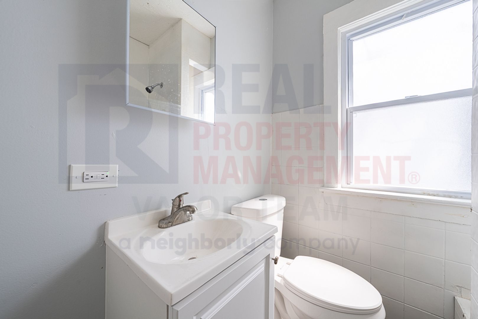 Building Photo - 2040 W 103rd St