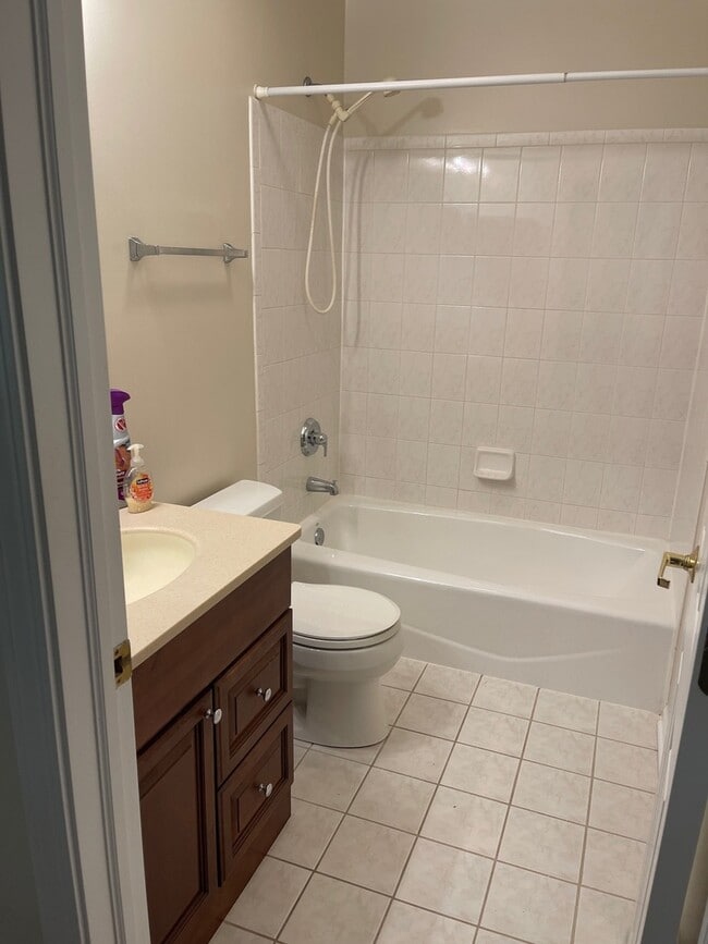 Building Photo - 1220 S Christine Ct