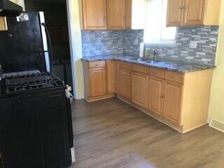 Building Photo - 25606 Hanover St