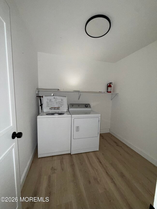 Building Photo - 105 Amberly Dr