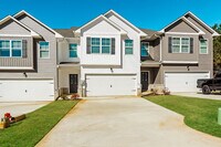 Building Photo - 108 The Heights Dr