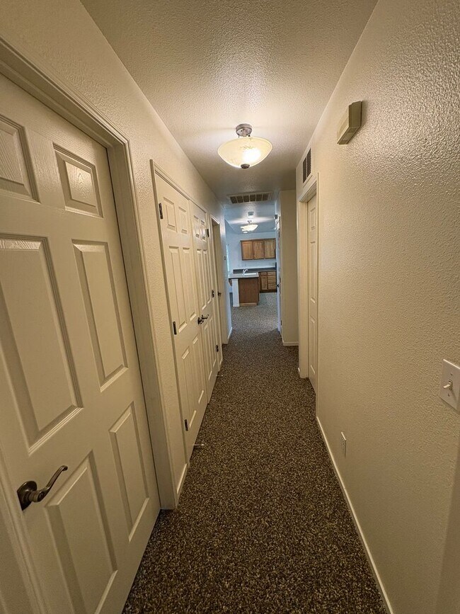 Building Photo - Lovely home available in Shannon Ranch area!