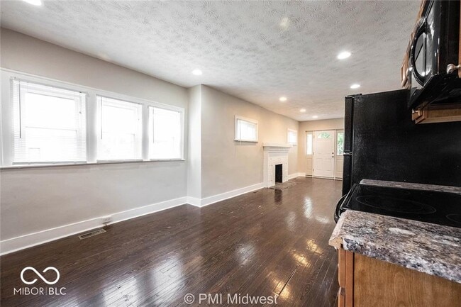 Building Photo - 1621 E 49th St